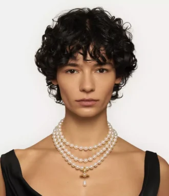 Collier ras-du-cou à trois rangs de perles Collier ras-du-cou à trois rangs de perles